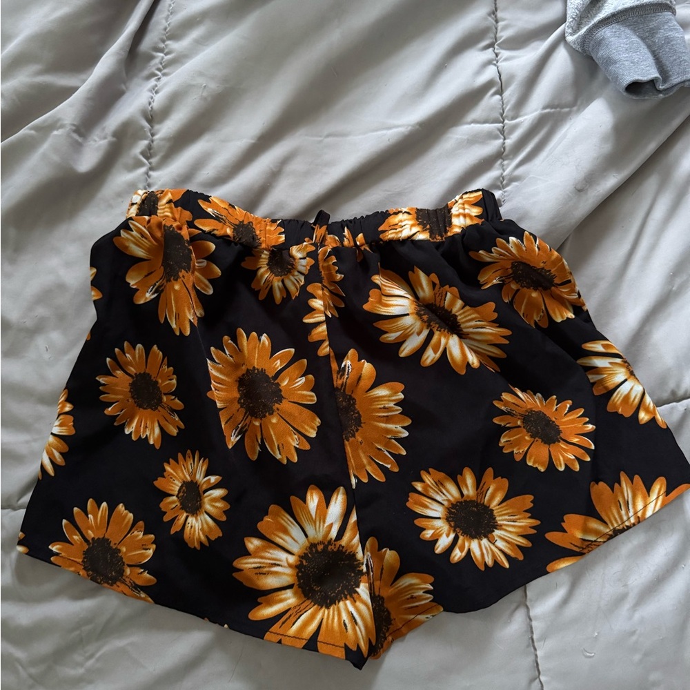 Sunflower Print Women's Shorts